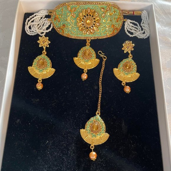 Meenakari enamel indian jewellery set- necklace, earrings and tikka - Picture 1 of 3